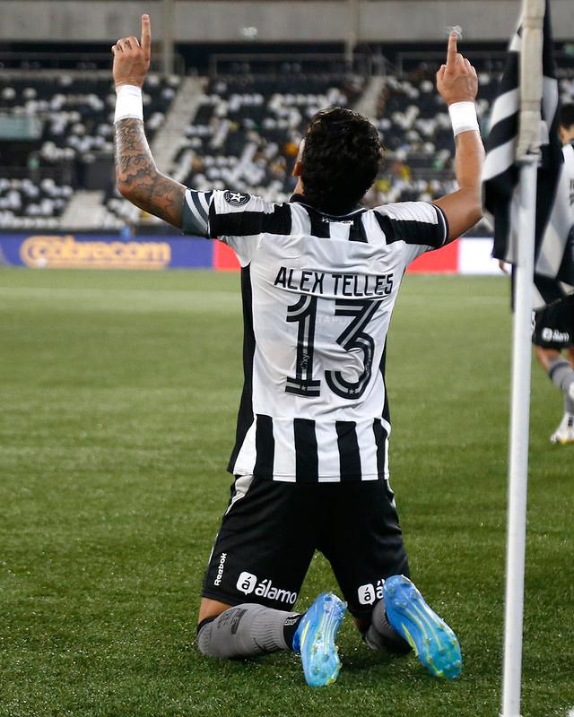 Alex Telles