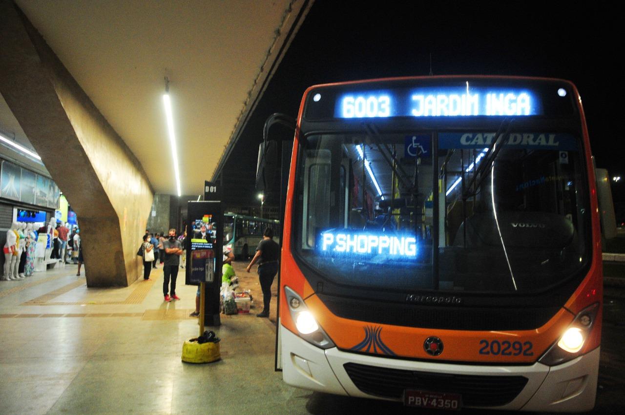 Passageiros reclamam dos preços das passagens para o entorno do DF.
